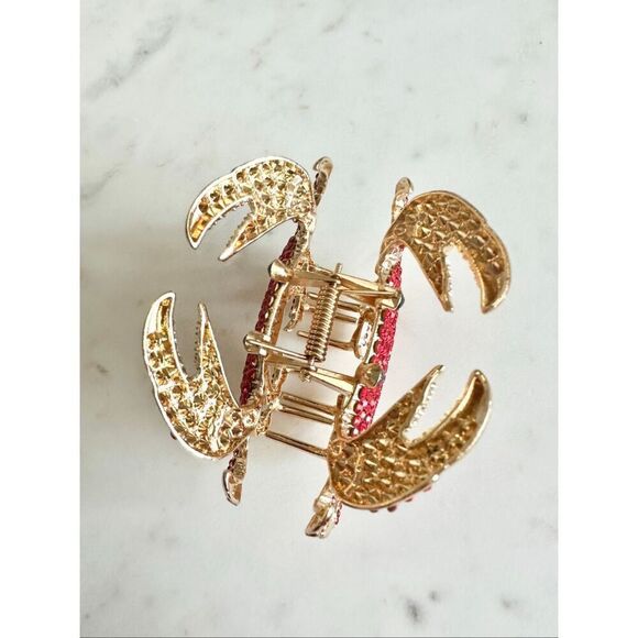 Rhinestone encrusted crab hair claw main image 6